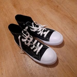 Converse chuck taylor style sneakers size 11